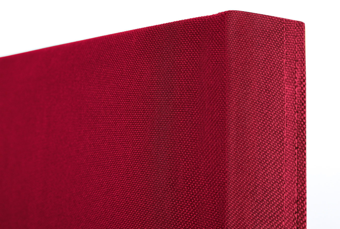 Softbezug Stoff für Pfelegebett Ein Stoffbezug für ein Pflebettrahmen in rot